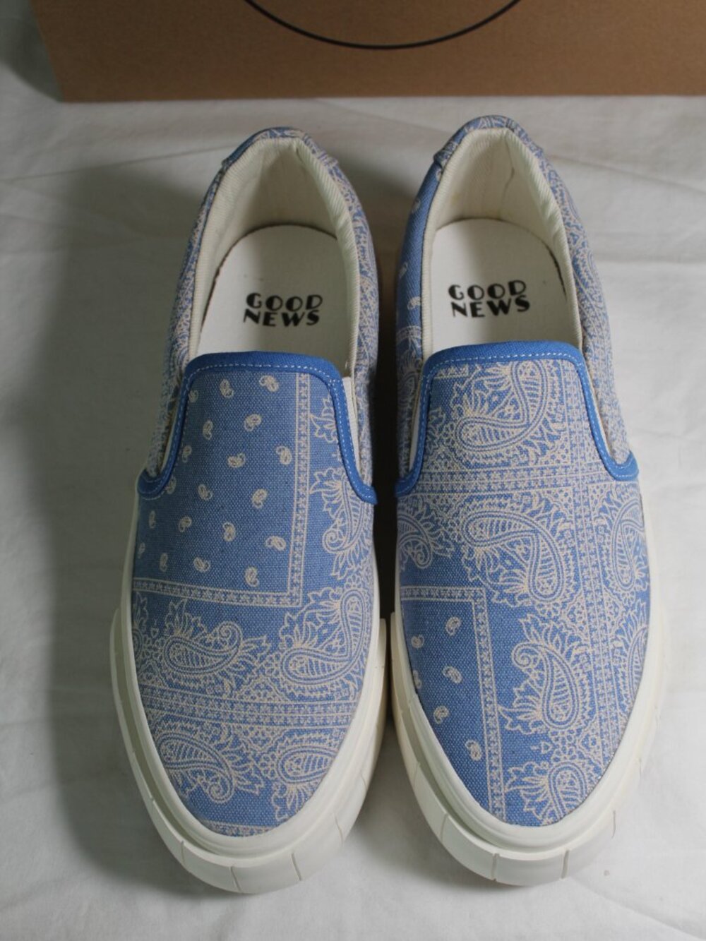 NWB Good News Boat Flats Loafers Blue Paisley Bandana Print Slip Ons Trainers